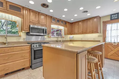 134 Allan Dr, Brighton Township, PA 15009 - Photo 2