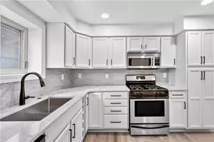 2128 Merriman Wy, Pittsburgh, PA 15203 - Photo 12