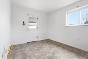 406 W Smithfield St, Mt Pleasant Boro, PA 15666 - Photo 12