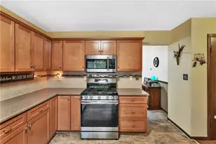 156 Dinwiddie Dr, Pittsburgh, PA 15068 - Photo 14