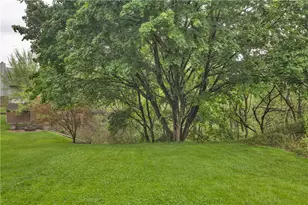 156 Dinwiddie Dr, Pittsburgh, PA 15068 - Photo 6