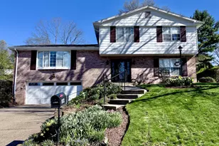164 Penhurst Dr, Wilkins Township, PA 15235 - Photo 1