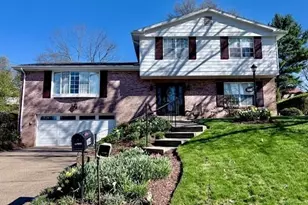 164 Penhurst Dr, Wilkins Township, PA 15235 - Photo 1