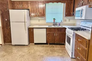 164 Penhurst Dr, Wilkins Township, PA 15235 - Photo 8