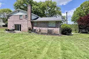 164 Penhurst Dr, Wilkins Township, PA 15235 - Photo 22