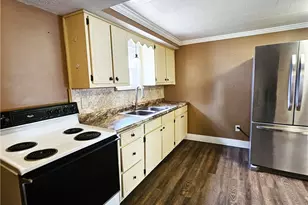 10 Eggers Ave, Belle Vernon, PA 15012 - Photo 2