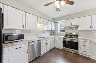 137 Old Village Ln, Bethel Park, PA 15102 - Photo 18