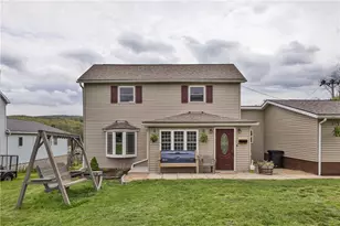 429 W 3rd St, Derry Boro, PA 15627 - Photo 2