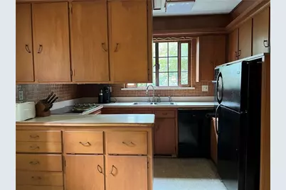 310 Sumner Ave, New Castle, PA 16105 - Photo 8