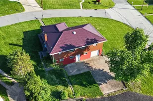 105 Flicker Dr, McKees Rocks, PA 15136 - Photo 4