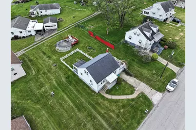 1070 Maple Ave, South Strabane, PA 15301 - Photo 2