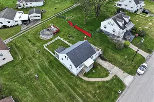 1070 Maple Ave, South Strabane, PA 15301 - Photo 2