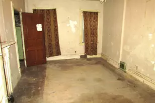 527 Delmont Ave, Pittsburgh, PA 15210 - Photo 14