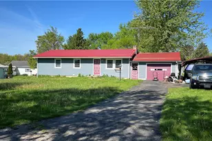 1604 Park Ln, Pymatuning Township, PA 16125 - Photo 2