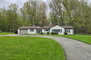 3631 Sample Rd, Hermitage, PA 16148 - Photo 2