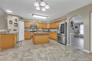 113 Aspen Dr, Brighton Township, PA 15009 - Photo 6