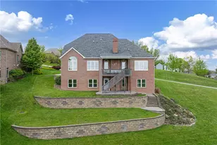 2301 Shamrock Ln, Canonsburg, PA 15317 - Photo 6
