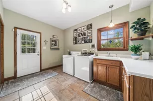 1098 Government Rd, Penn Twp, PA 15642 - Photo 24