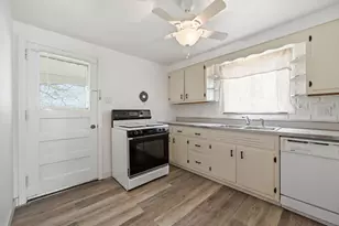 313 Locust St, Turtle Creek, PA 15145 - Photo 14