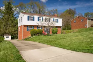 1243 Sun Ridge Dr, Pittsburgh, PA 15241 - Photo 2