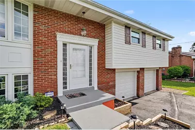 156 Westwood Mnr, Twp of But NW, PA 16001 - Photo 2