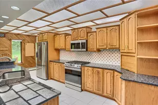 481 Chicora Fenelton Rd, Donegal, PA 16025 - Photo 14