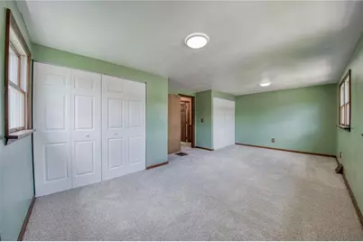98 York Dr, Ross Twp, PA 15214 - Photo 8