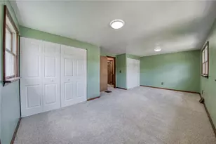 98 York Dr, Ross Twp, PA 15214 - Photo 8