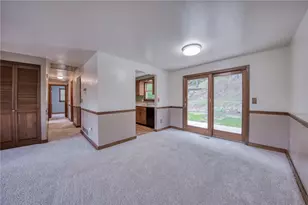 98 York Dr, Ross Twp, PA 15214 - Photo 6
