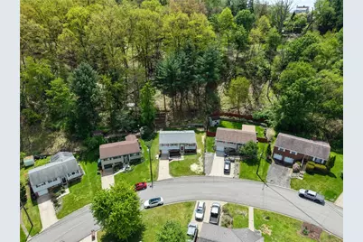 98 York Dr, Ross Twp, PA 15214 - Photo 2