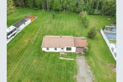 121 Sunflower Rd, Center Township, PA 16001 - Photo 4