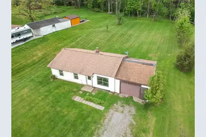 121 Sunflower Rd, Center Township, PA 16001 - Photo 2