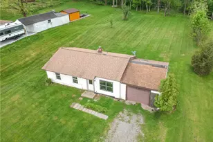 121 Sunflower Rd, Center Township, PA 16001 - Photo 2