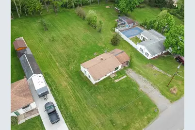 121 Sunflower Rd, Center Township, PA 16001 - Photo 6