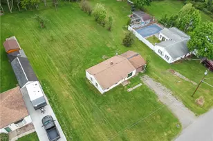 121 Sunflower Rd, Center Township, PA 16001 - Photo 6