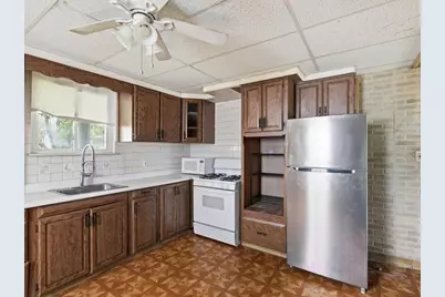 551 Farnsworth Ave, Clairton, PA 15025 - Photo 8