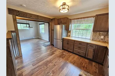 138 Center Dr, Oakland Township, PA 16025 - Photo 10