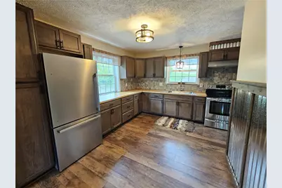 138 Center Dr, Oakland Township, PA 16025 - Photo 12