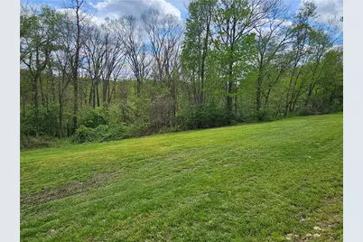 138 Center Dr, Oakland Township, PA 16025 - Photo 6