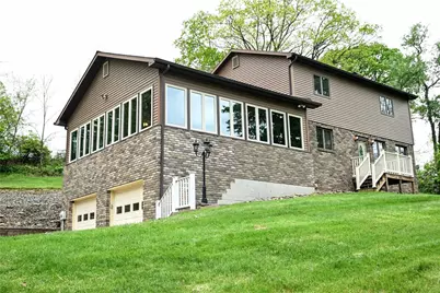 124 Dalton Ln, Hempfield Township, PA 15625 - Photo 4