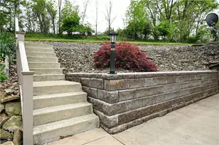 124 Dalton Ln, Hempfield Township, PA 15625 - Photo 10