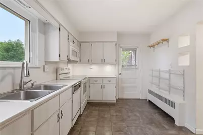 319 N 6th St, Clairton, PA 15025 - Photo 10