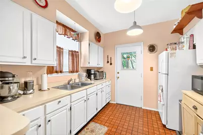641 Center Ave, Pittsburgh, PA 15202 - Photo 10