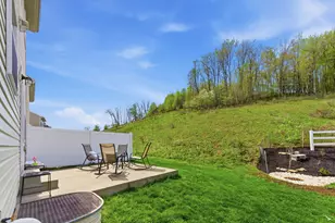 252 Broadstone Dr, Adams Township, PA 16046 - Photo 34