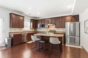 252 Broadstone Dr, Adams Township, PA 16046 - Photo 4