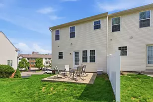 252 Broadstone Dr, Adams Township, PA 16046 - Photo 32