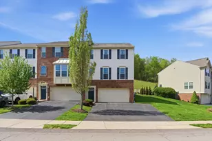 252 Broadstone Dr, Adams Township, PA 16046 - Photo 2