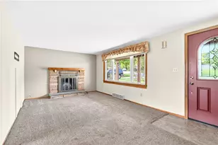 103 Minnock Dr, Ross Twp, PA 15237 - Photo 4
