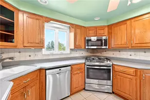 103 Minnock Dr, Ross Twp, PA 15237 - Photo 2