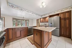 9470 Pembroke Cir, North Huntingdon, PA 15642 - Photo 6